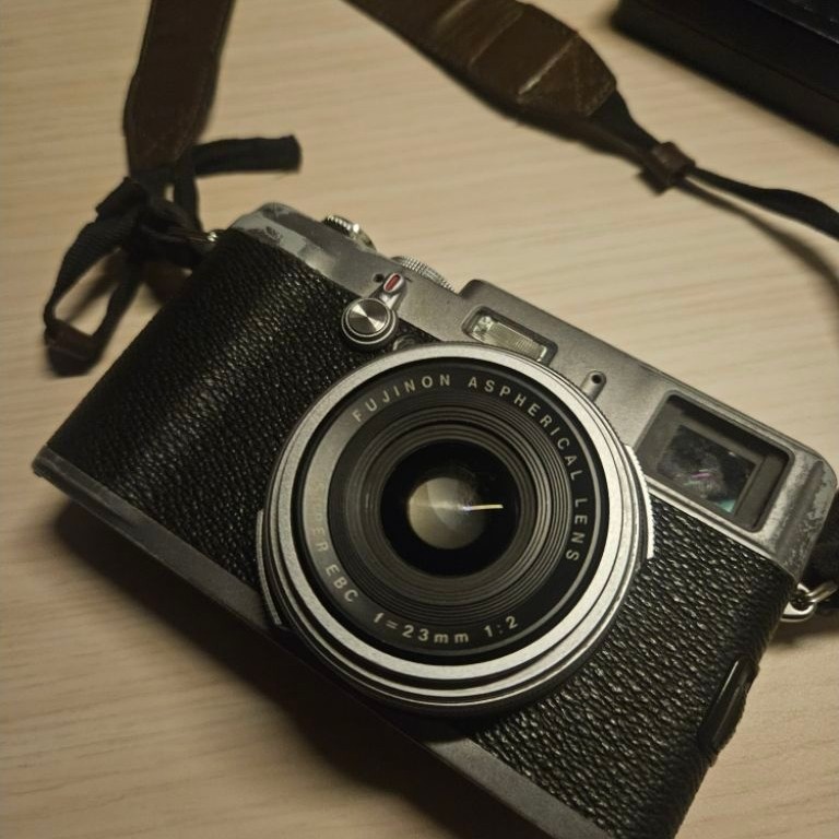Kamera Fujifilm X100 Full Set - Kamera Second