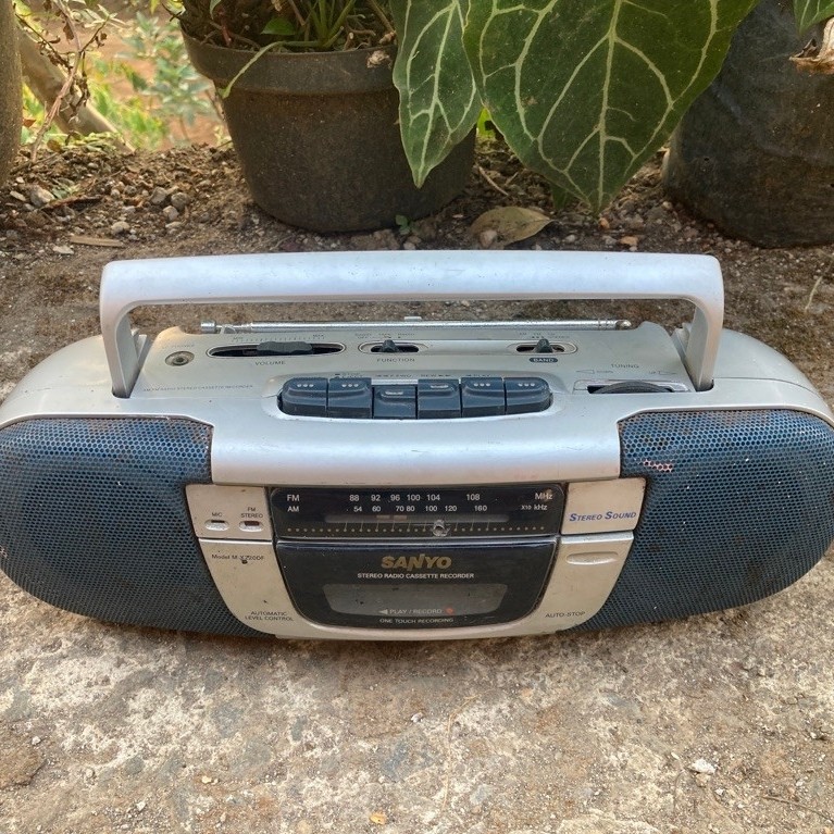 RADIO TAPE COMPO SANYO