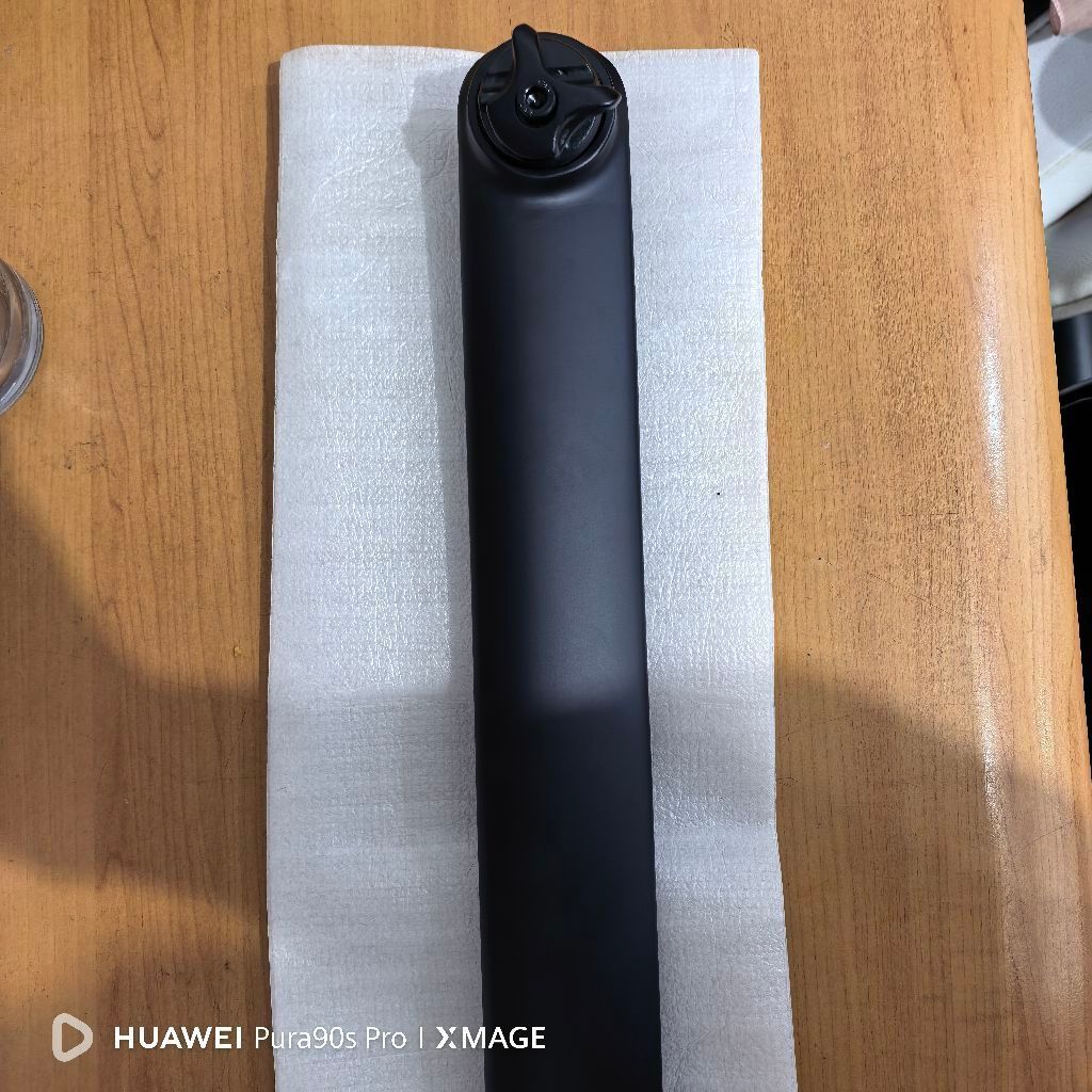 Paket seatpost dan saddle lock united stygma carbon