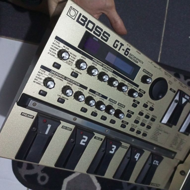 EFEK BOSS GT6