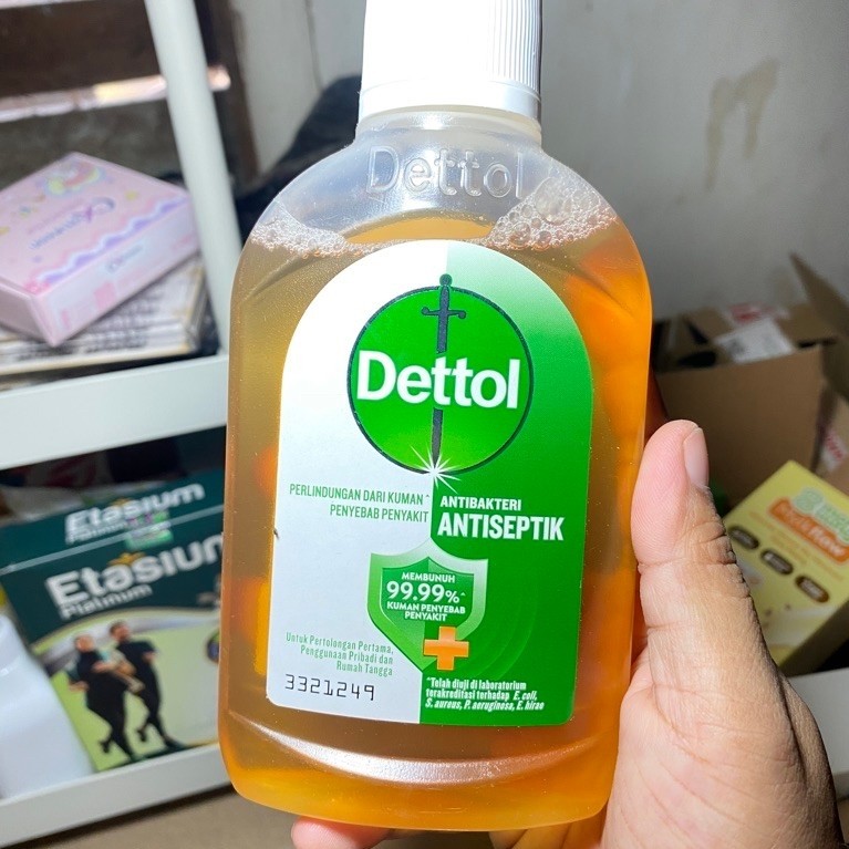 Dettol Antiseptik Cair 245ml - Membunuh 99,99% Kuman, Aman untuk Bayi, Desinfektan Serbaguna