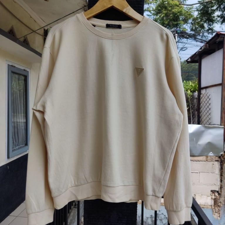 Crewneck Guess boxy putih tulang box logo second original