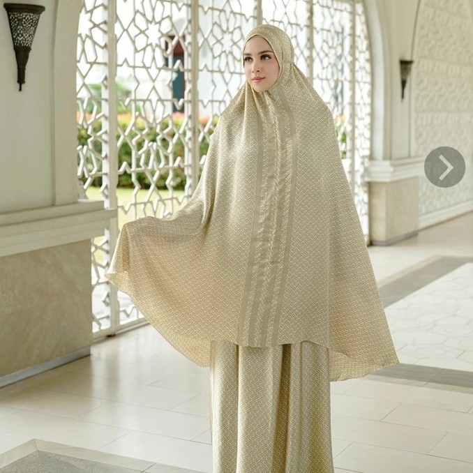 Buttonscarves As Is Tapis Prayer Robe - Tan