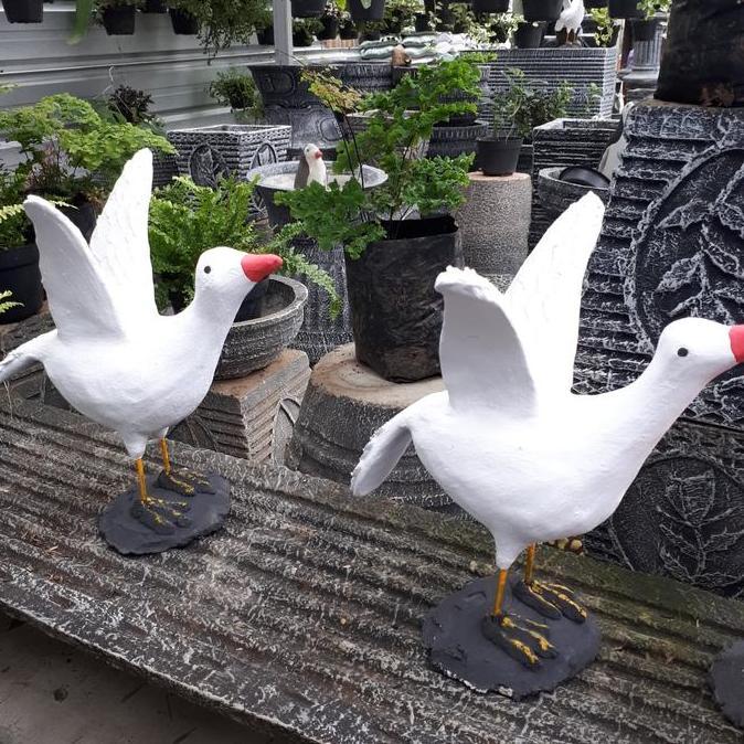 patung bangau