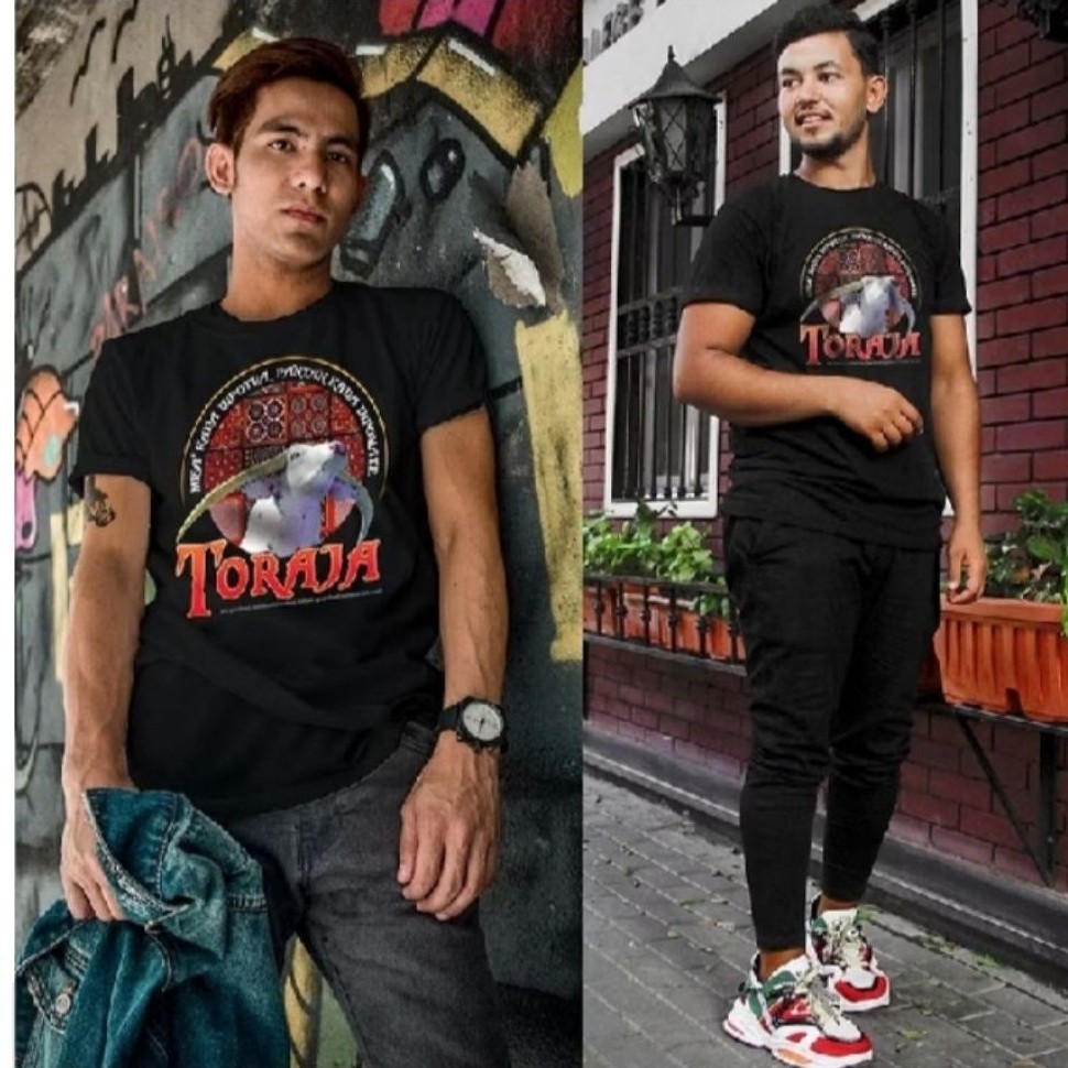 Kaos Pria Toraja Lengan Pendek Hitam dengan Print Grafis Kasual