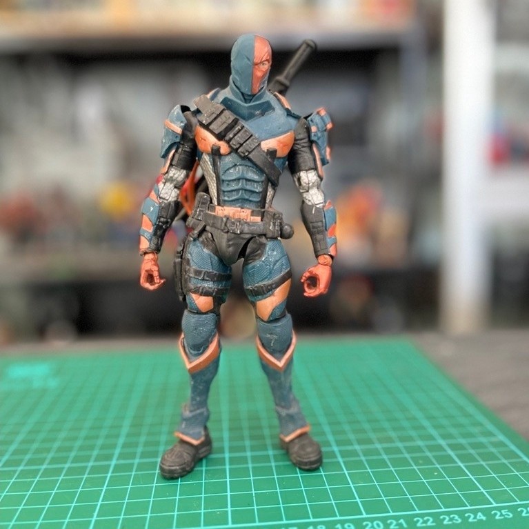 mcfarlane deathstroke arkham knight mainan action figure batman villain