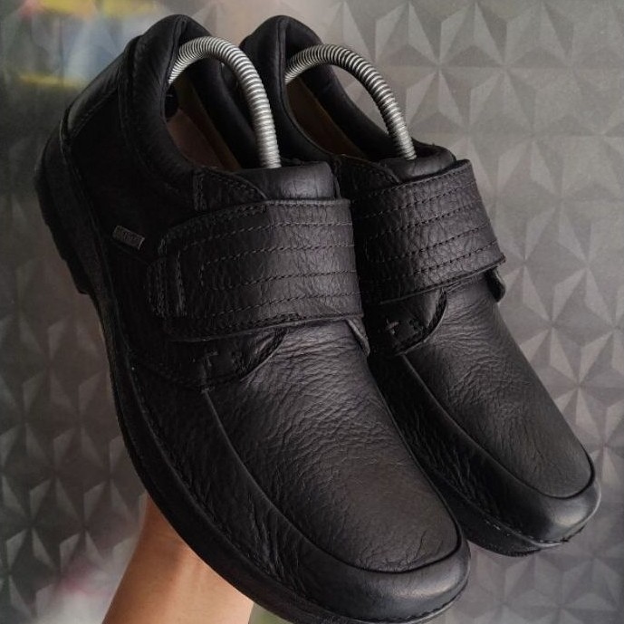 sepatu Clarks SZ 42 second bekas preloved