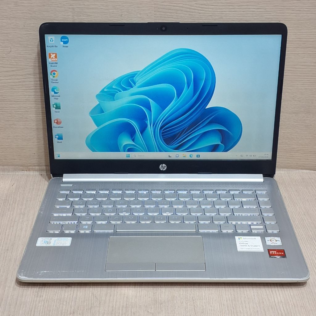 Hp laptop 14s-Dki AMD Athlon silver 3050U| SSD 512 GB