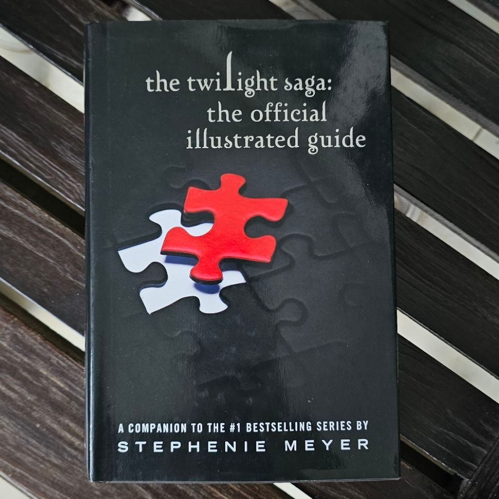 [PRELOVED] Buku The Twilight Saga The Official Illustrated Guide Stephenie Meyer