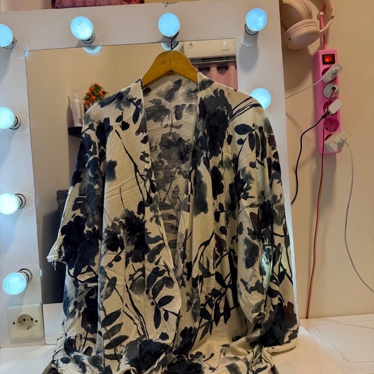 Outer Rayon Motif Bunga Biru Laut — Ukuran L
