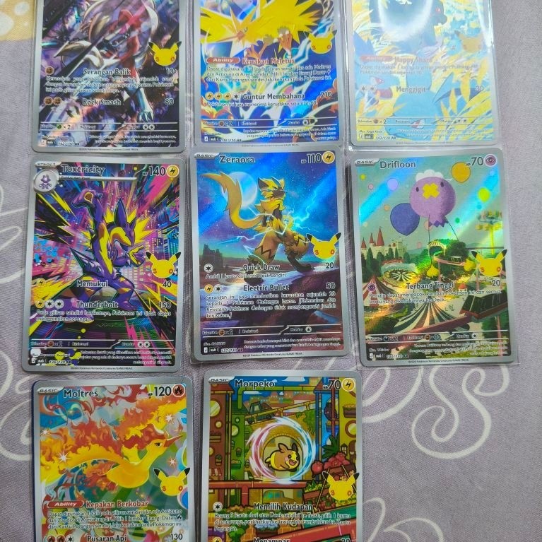 Kartu Pokemon  AR Lycanroc Toxtricity Zapdos Nidorina Moltres Morpeko Drifloon Zeraora 30th