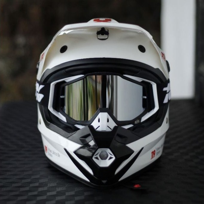 helm rsv orca x oneonenine white glossy limited edition include googles 100% masih baru