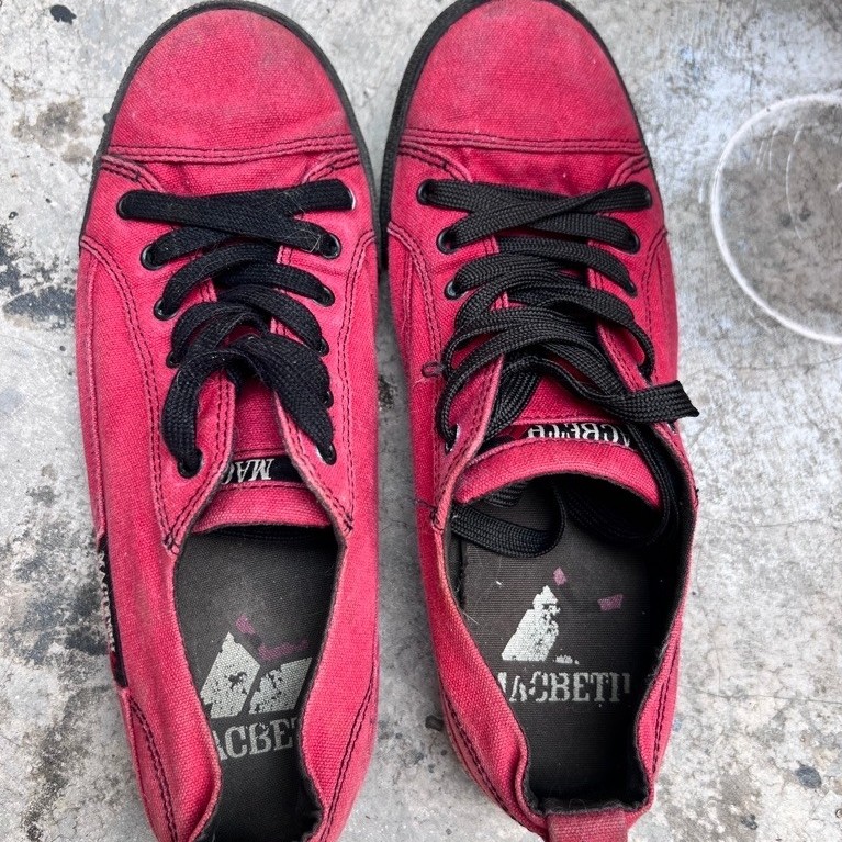 Macbeth matthew blood red & black ( Second / Bekas )