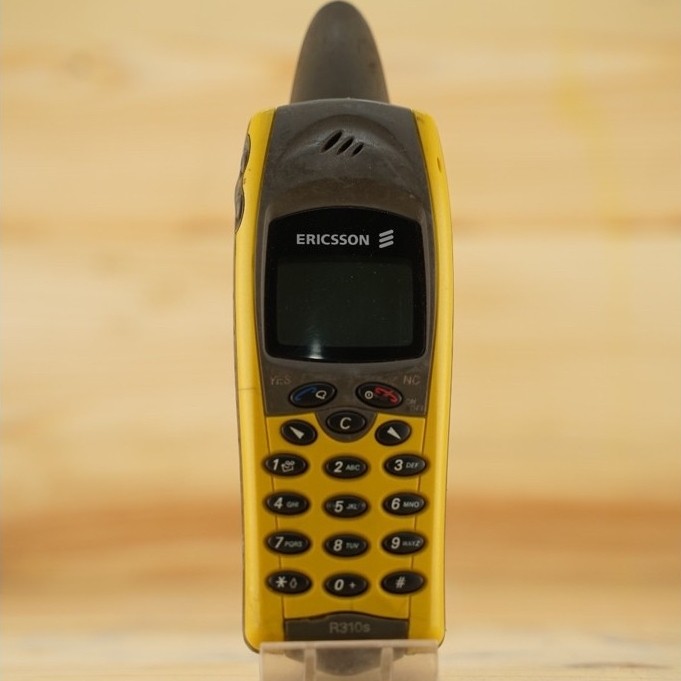 Ericsson R310s (aka hiu) yellow normal all opertor