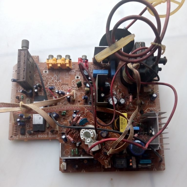 mesin tv Polytron tabung,cabutan blum test,hidup/mati nya blum tau,komponen lengkap