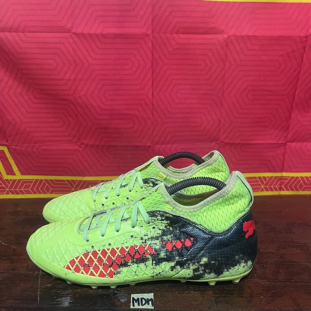 Sepatu Bola Puma Future 18.3 FG/AG size 41