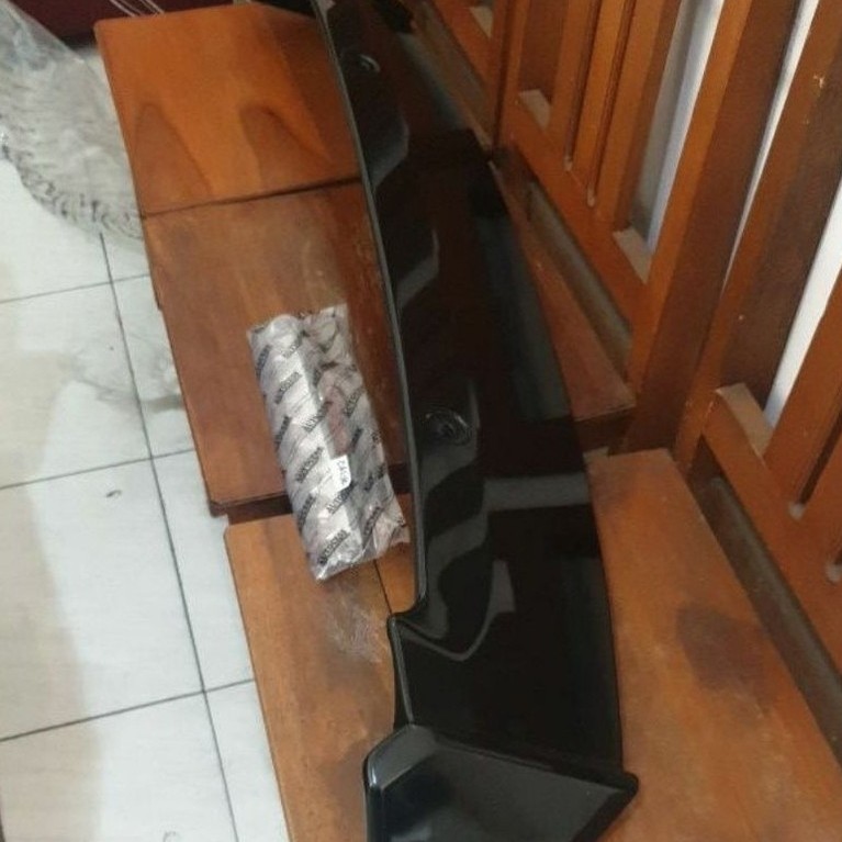spoiler calya sigra HITAM TRD dan lampu bahan ABS berkualitas