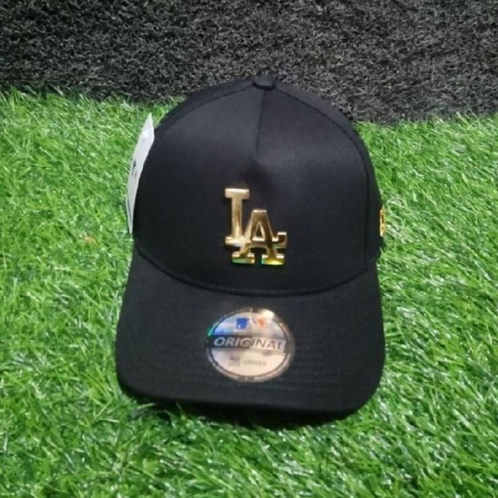 Topi premium logo LA gold plat besi