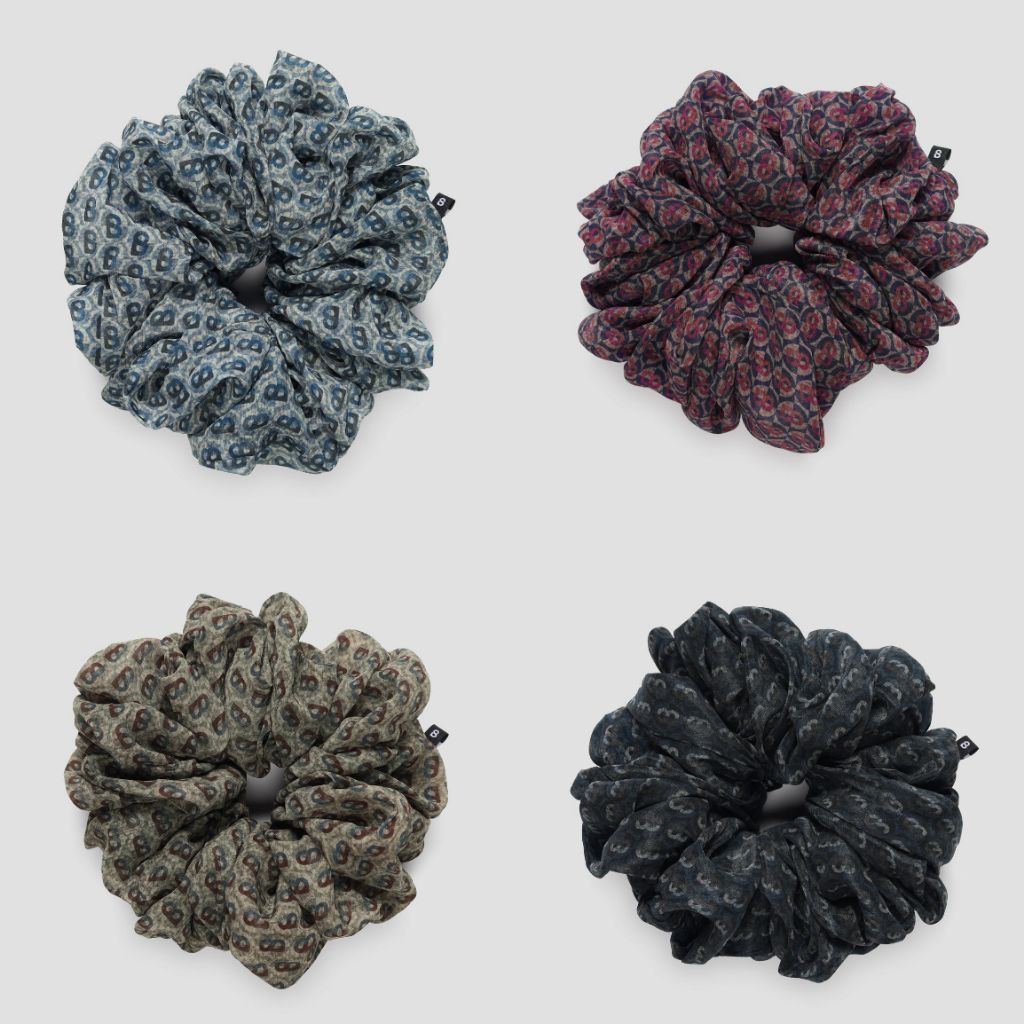 (Under Tag) Buttonscarves Axis Scrunchie