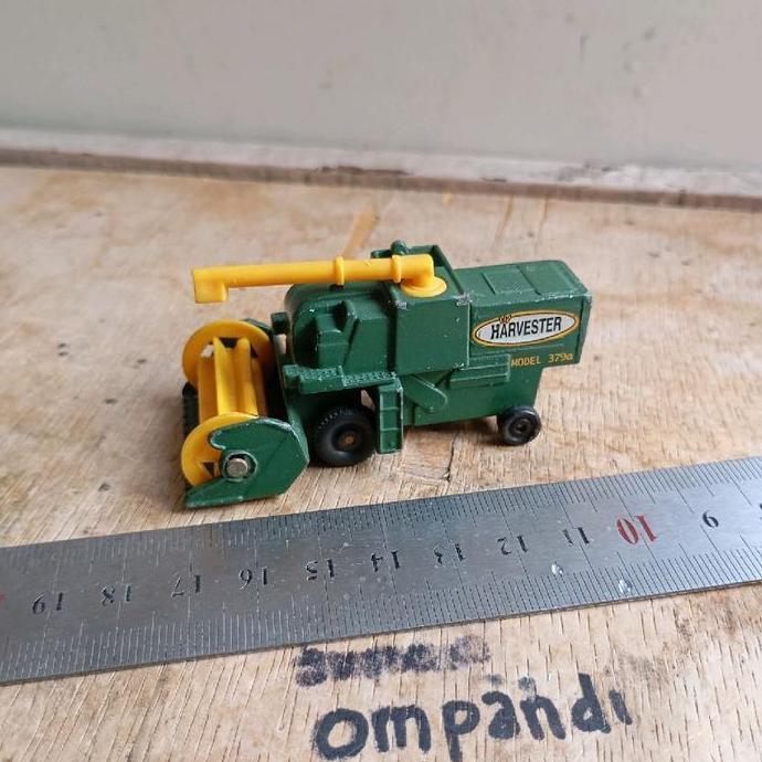 DIECAST MATCHBOX COMBINE HARVESTER MADE IN CHINA OPC99