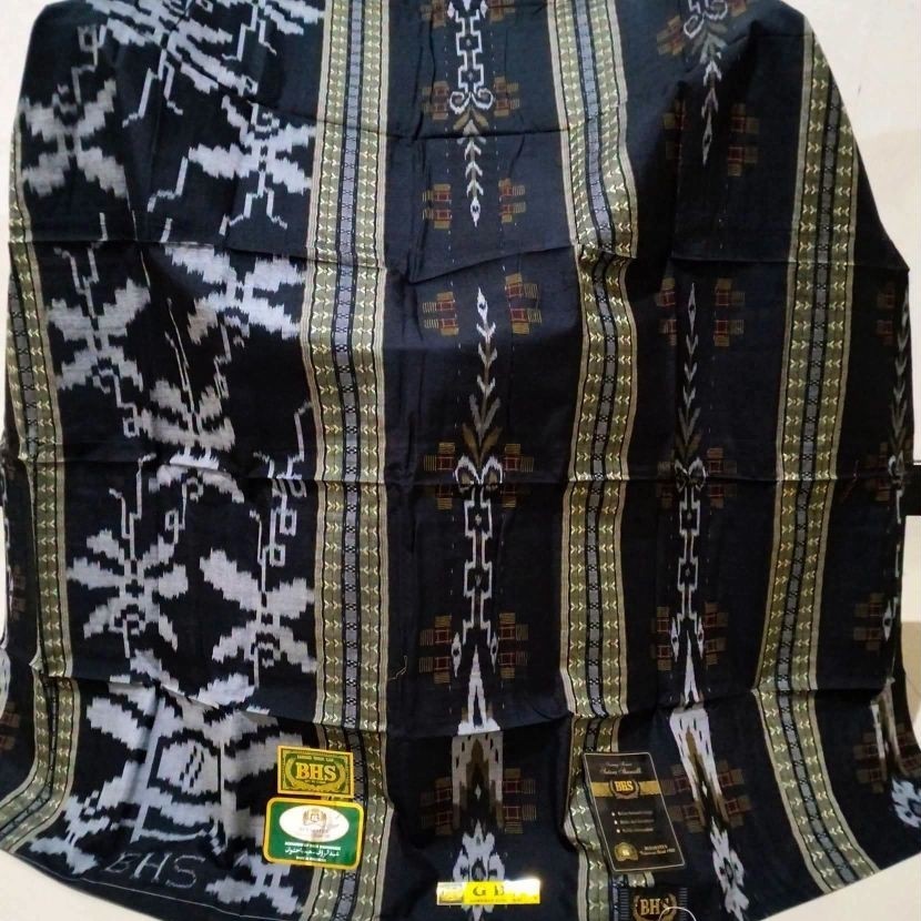 SARUNG BHS GDI GOLD SUTRA SPUNSILK 210 HITAM LIMITED EDITION