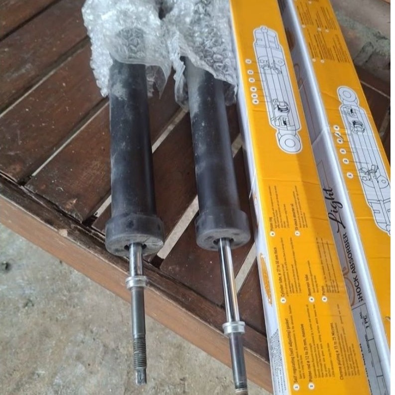 SHOCK ABSORBER SHOCK BREAKER BELAKANG SECOND ORIGINAL NISSAN MARCH/DATSUN GO/GO+/PANCA