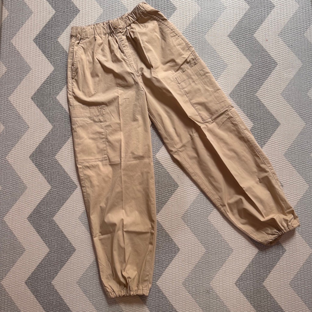 Uniqlo Joger Cargo  Pants / Celana Panjang Kargo Joger Uniqlo Unisex Size 150 - Preloved