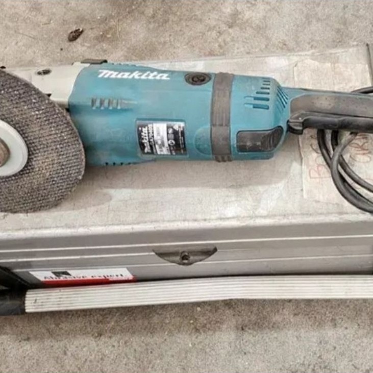 gerinda 7inch makita 7040S bekas