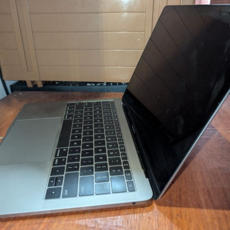 Matot - Macbook Pro 13inch 2017 non touchbar