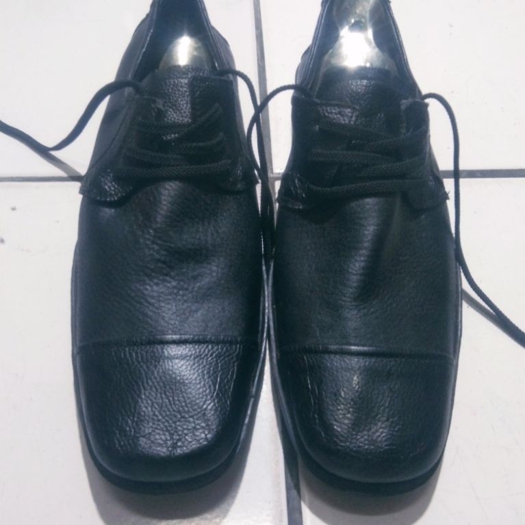 preloved sepatu formall size 43