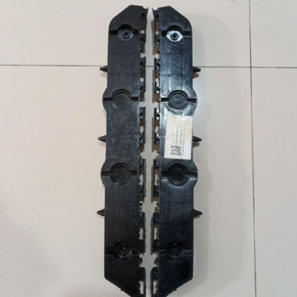 Breket bemper belakang mobil Calya Sigra Dudukan bemper belakang mobil Calya Sigra Original Product