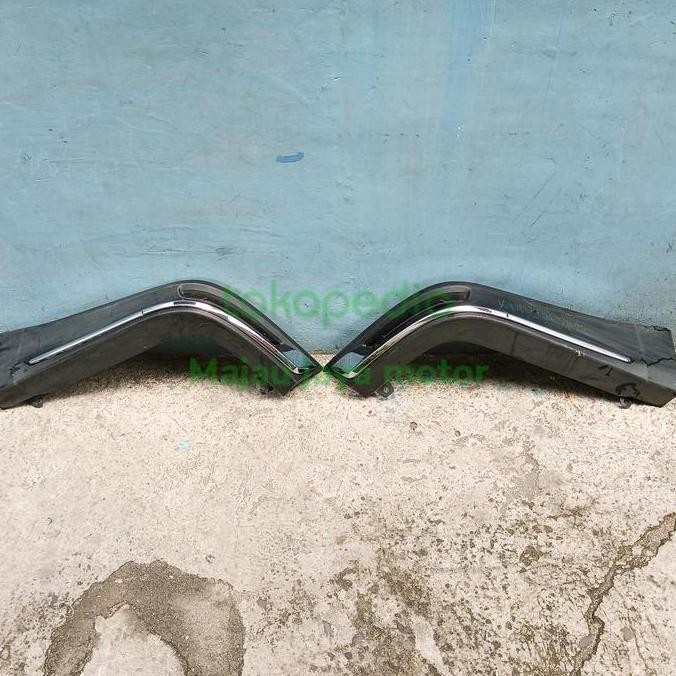 Bodykit Belakang Innova Venturer Original