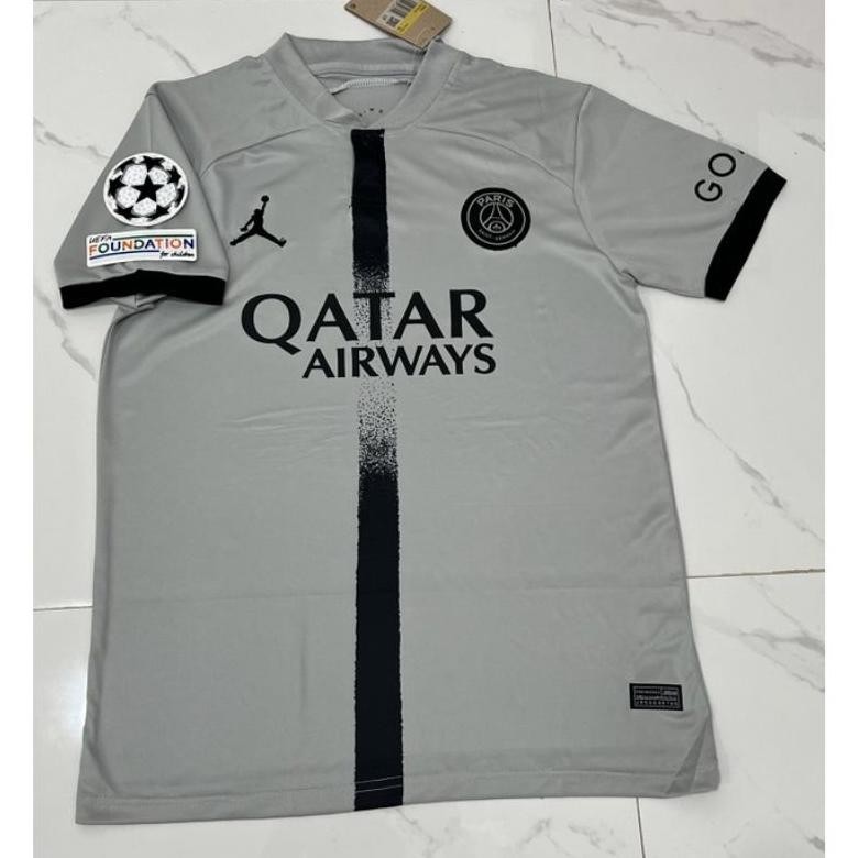 (Terbaru) Jersey Bola PSG Away Grey Silver FULL PATCH UCL Musim 2022 2023 Grade Ori Official (Terlar