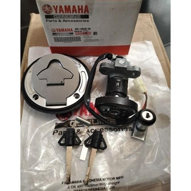 KUNCI KONTAK SET TUTUP TANGKI YAMAH R15 NEW V3 R15V3 KODE 2PK Original