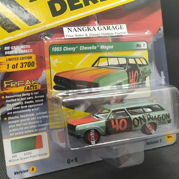 Johnny Lightning 1965 Chevy Chevelle Wagon Demolition Derby