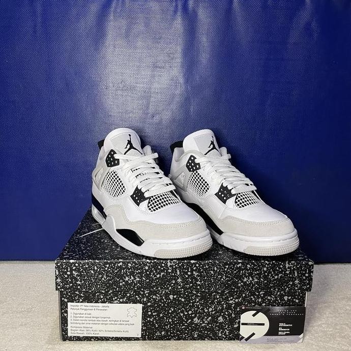AIR JORDAN 4 MILITARY BLACK