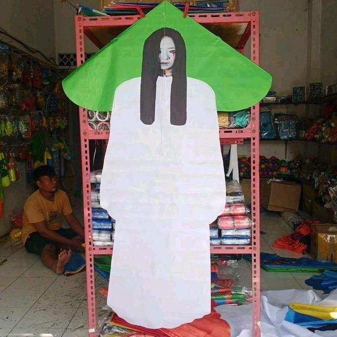 LAYANGAN HANTU KUNTILANAK