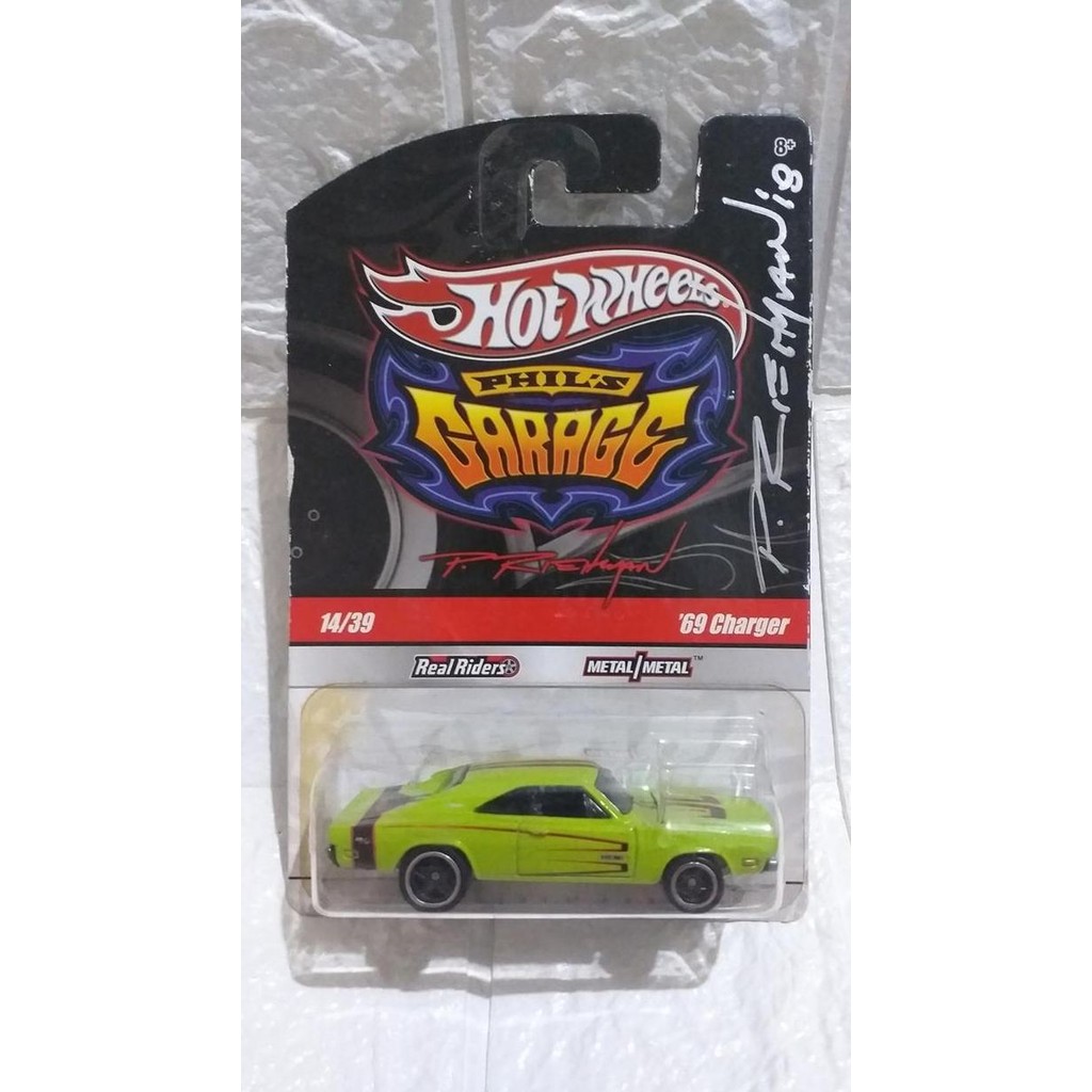 HOT WHEELS PHIL'S GARAGE 69 CHARGER HIJAU NOT MINT RARE SIGNED
