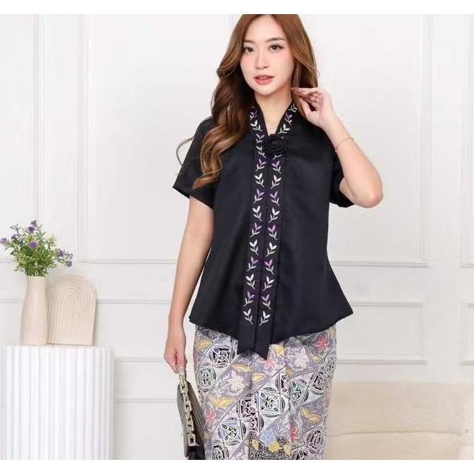 Jumbo Atasan Kebaya Pesta Hitam Floy Balotelly Bordir Bunga Tangan Pendek Ld 92- Ld 120
