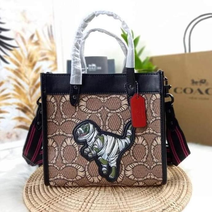 ready stock TAS C6971 Michael B.Jordan Field Tote 22 In Mummified Signature Canvas