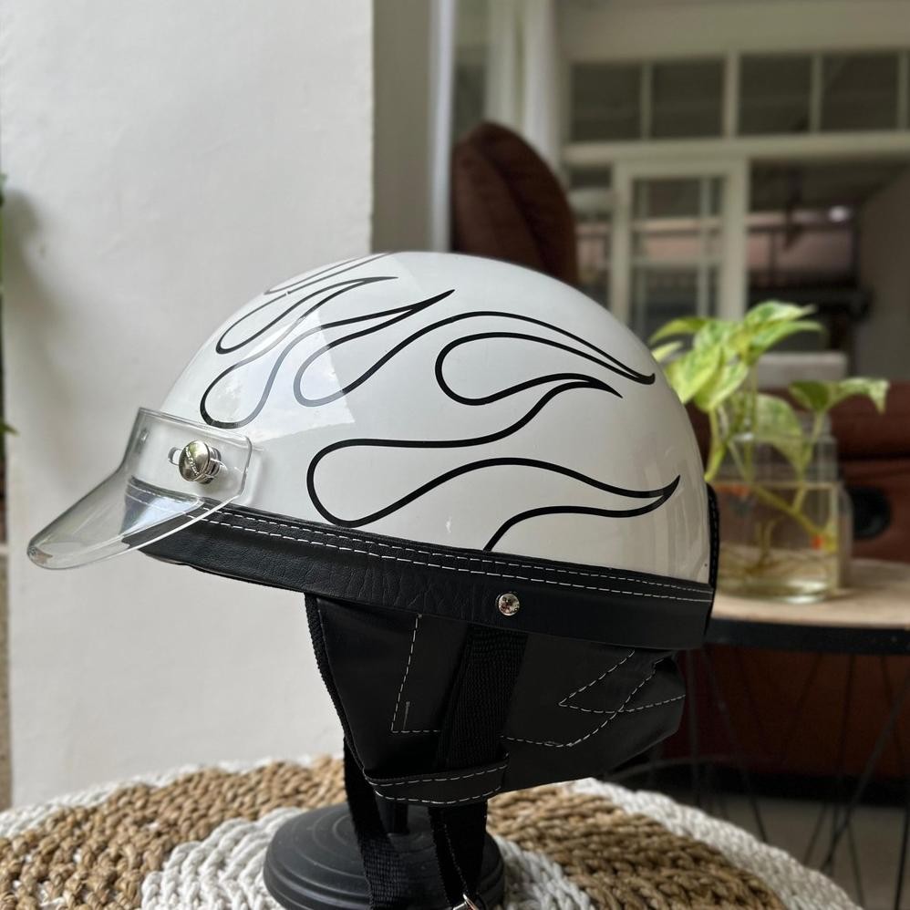 Helm Chip Classic Retro Motif Api Free Pet