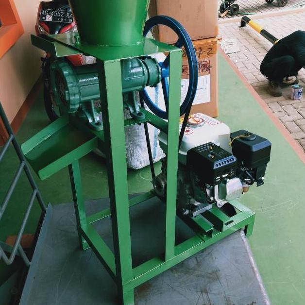 Mesin giling daging, bumbu-bumbu, kacang-kacangan