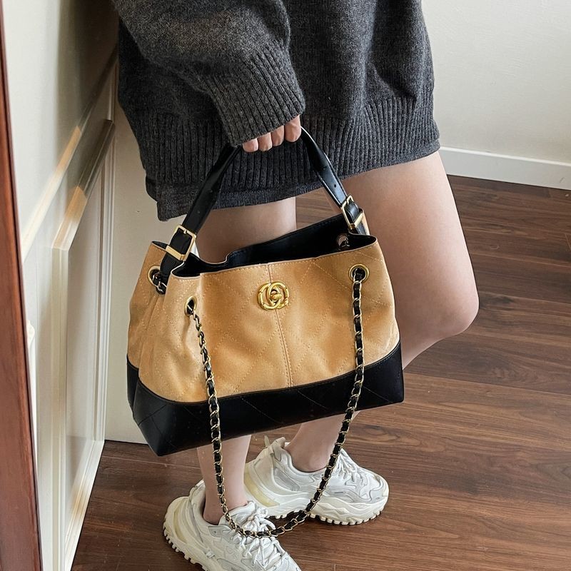 Tas Tote Atmosphere Tas Rantai Bahu Kapasitas Besar Tas Selempang Wanita