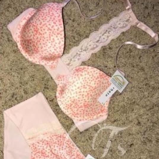 BRA SET RHETO BH SEXY (PIERRE CARDIN WACOAL UNIQLO YOUNG HEART SORELLA