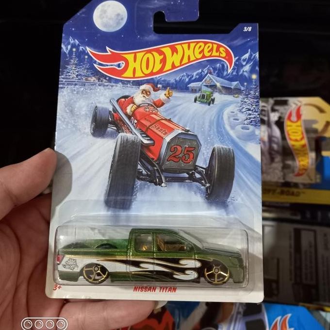 Hotwheels Nissan Titan Santa Hijau