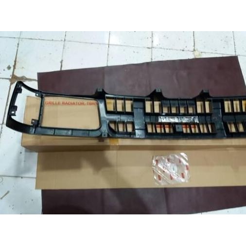 GRIL PANTHER 2.5 KOTAK ASLI + EMBLEM ISUZU ASLI