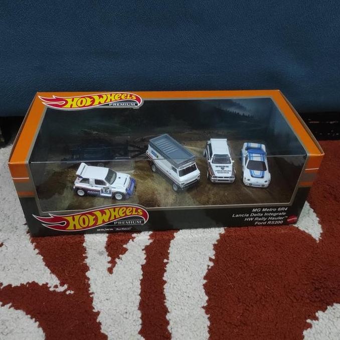 Hot Wheels Diorama MG Metro Lancia Delta Really Hauler RS200 HKC18