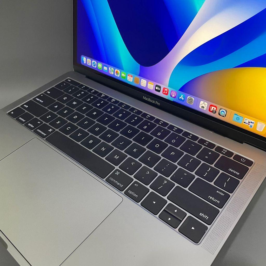 {Terlaris} Macbook Pro 2017 Touchbar 13 Inch Core I5 16Gb 256Gb 512Gb Second Original