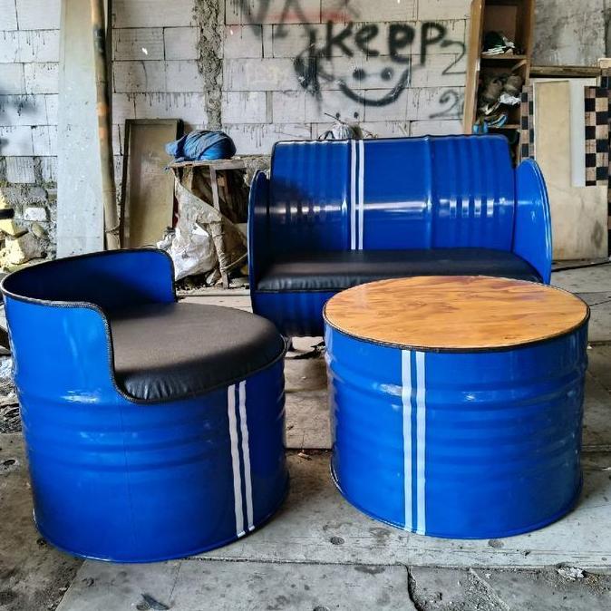 satu set bangku dan meja drum industrial