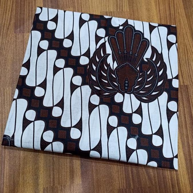 Kain Batik Jarik Meteran Motif Parang Garuda Latar Putih Jogja Solo HTS